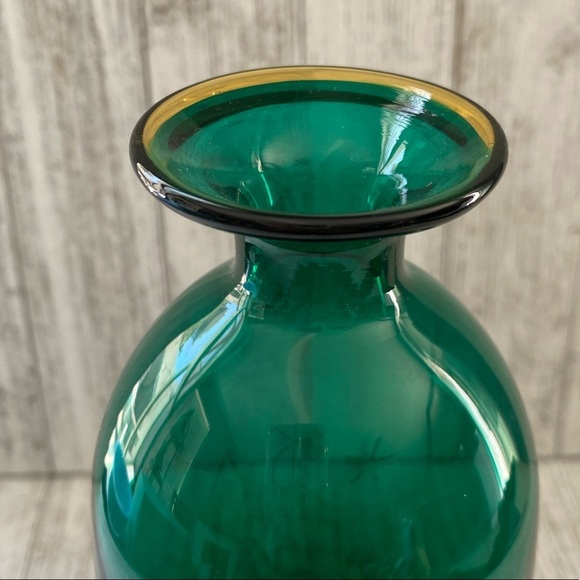 Gardeners Eden Art Glass Emerald Green & Amber Classic Vase - Picture 3 of 8
